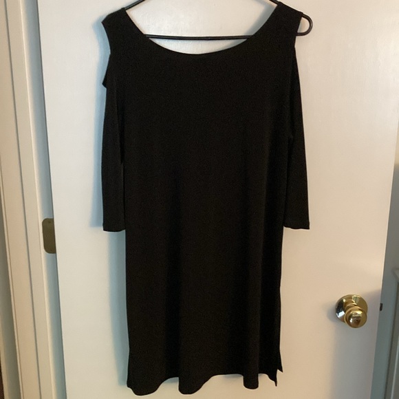 Clara Sun Woo, Size M, Black cut out Shoulder, Tunic Top - Picture 6 of 11